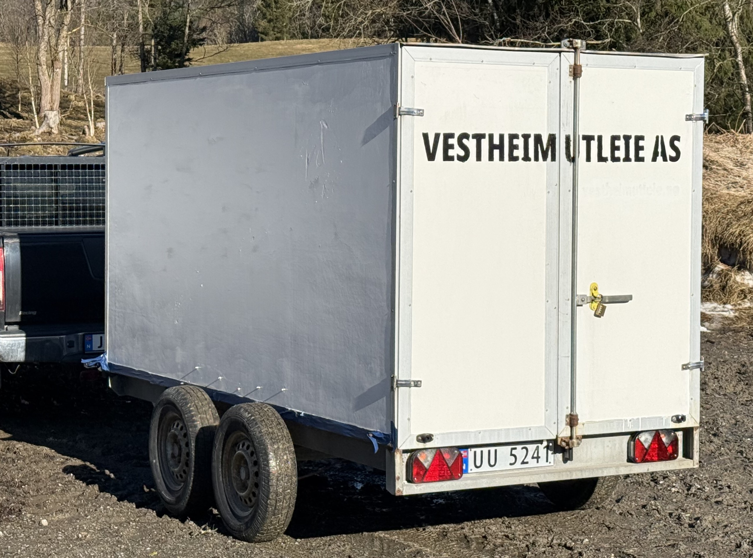 Leie hengere til bil i Steinkjer | Vestheim Utleie AS | Pyxl.ai